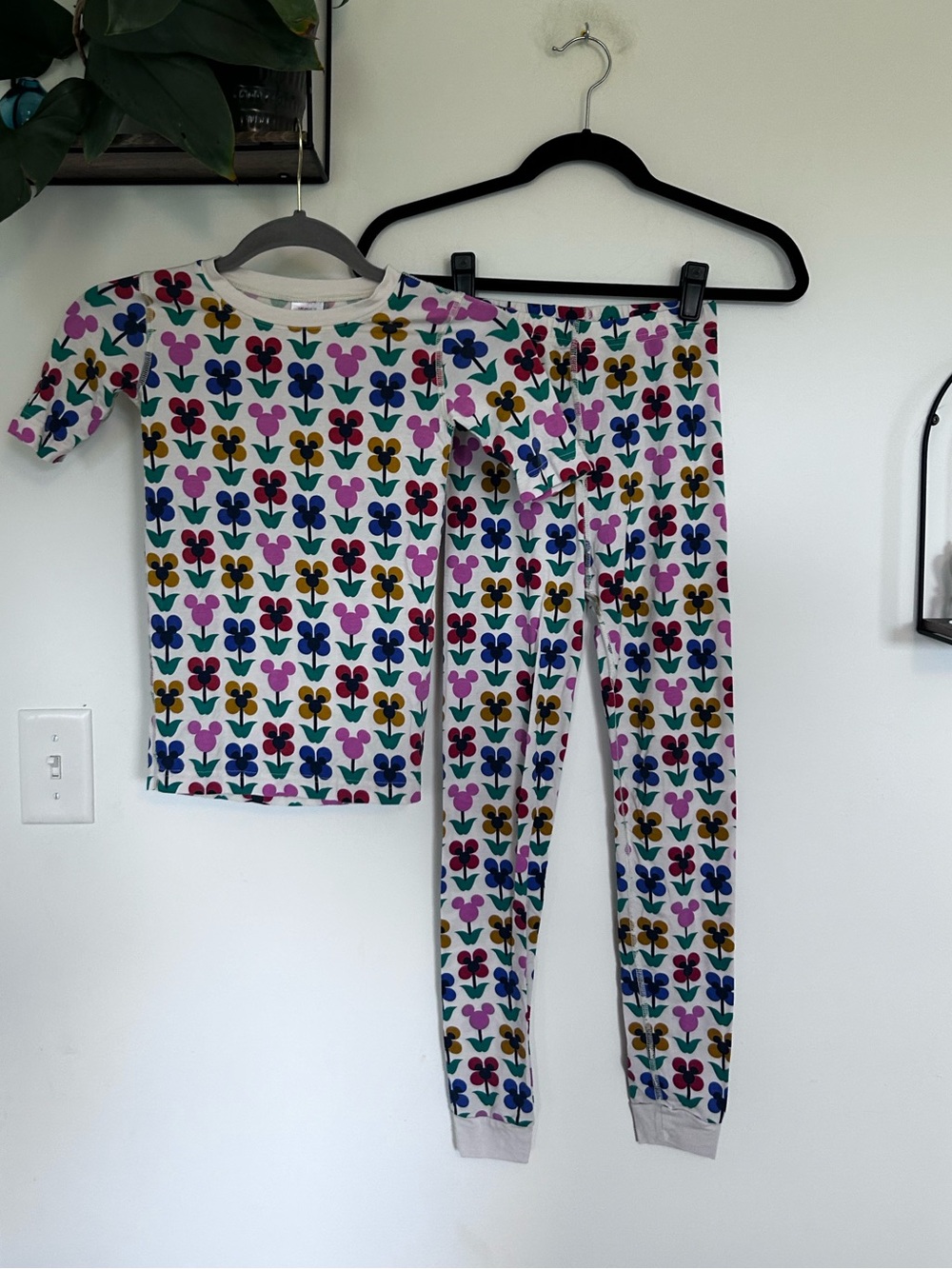 Hanna Andersson Disney Mickey Mouse‎ Ear Floral Short Sleeve Pant Pajama Set 10